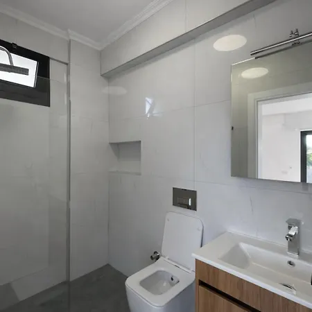 Vila Organic - 6 Person Private Luxury