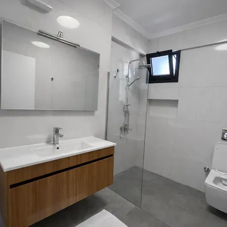 Organic - 6 Person Private Luxury Vila *