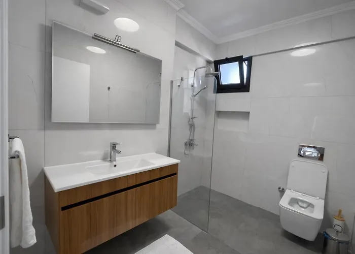 Organic - 6 Person Private Luxury Vila *